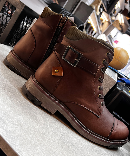 Bota atemporal Rick para hombre color coñac