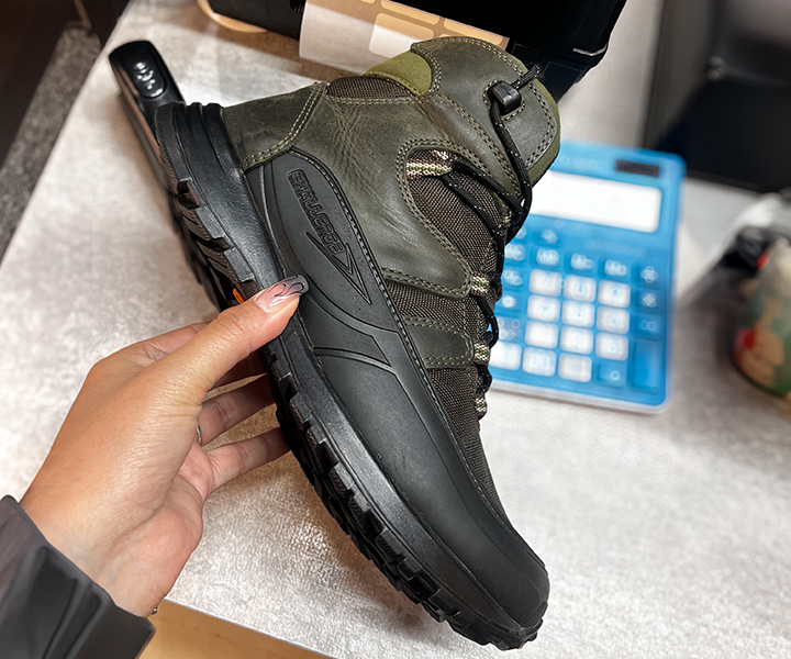 Bota outdoor Leonov Pro para hombre color verde ref. CH350 - 358